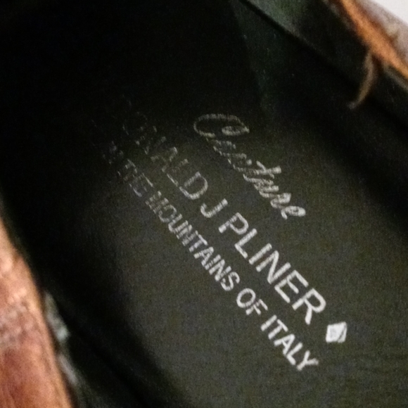 Couture Donald Pliner Bronze Colored Flats - Picture 2 of 7